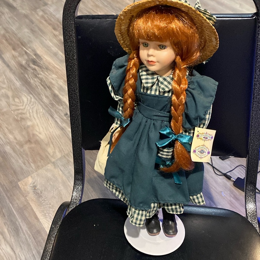 Anne of Green Gables Treasury Edition Porcelain Doll in green gingham 2 pc.dress